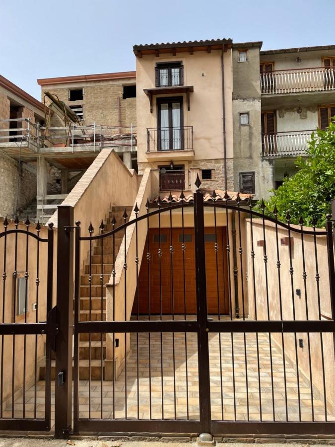 La Vie En Rose Bed & Breakfast Fondi Exterior photo